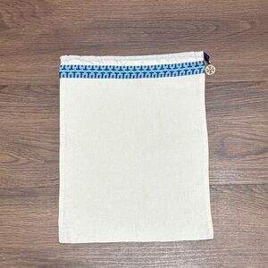 🔥🔥🔥Tory Burch Cream and Navy Dust Bag🔥🔥🔥